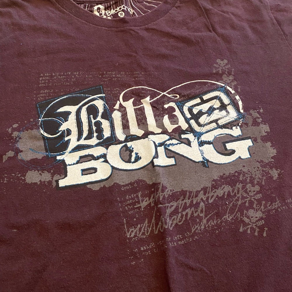 Billabong tee.